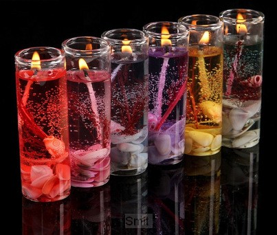 Gelkaars in recht glas droogbloemen